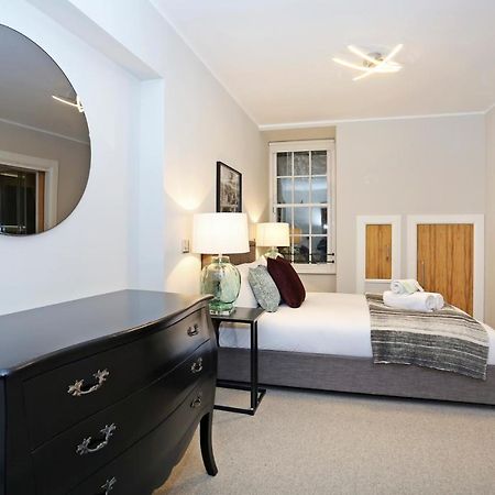 Joivy Refurbished Home On The Royal Mile Edinburgh Bagian luar foto