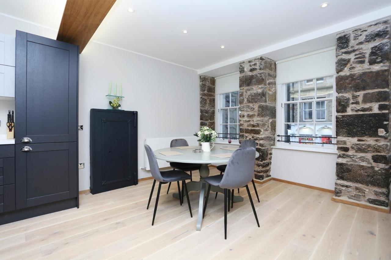 Joivy Refurbished Home On The Royal Mile Edinburgh Bagian luar foto