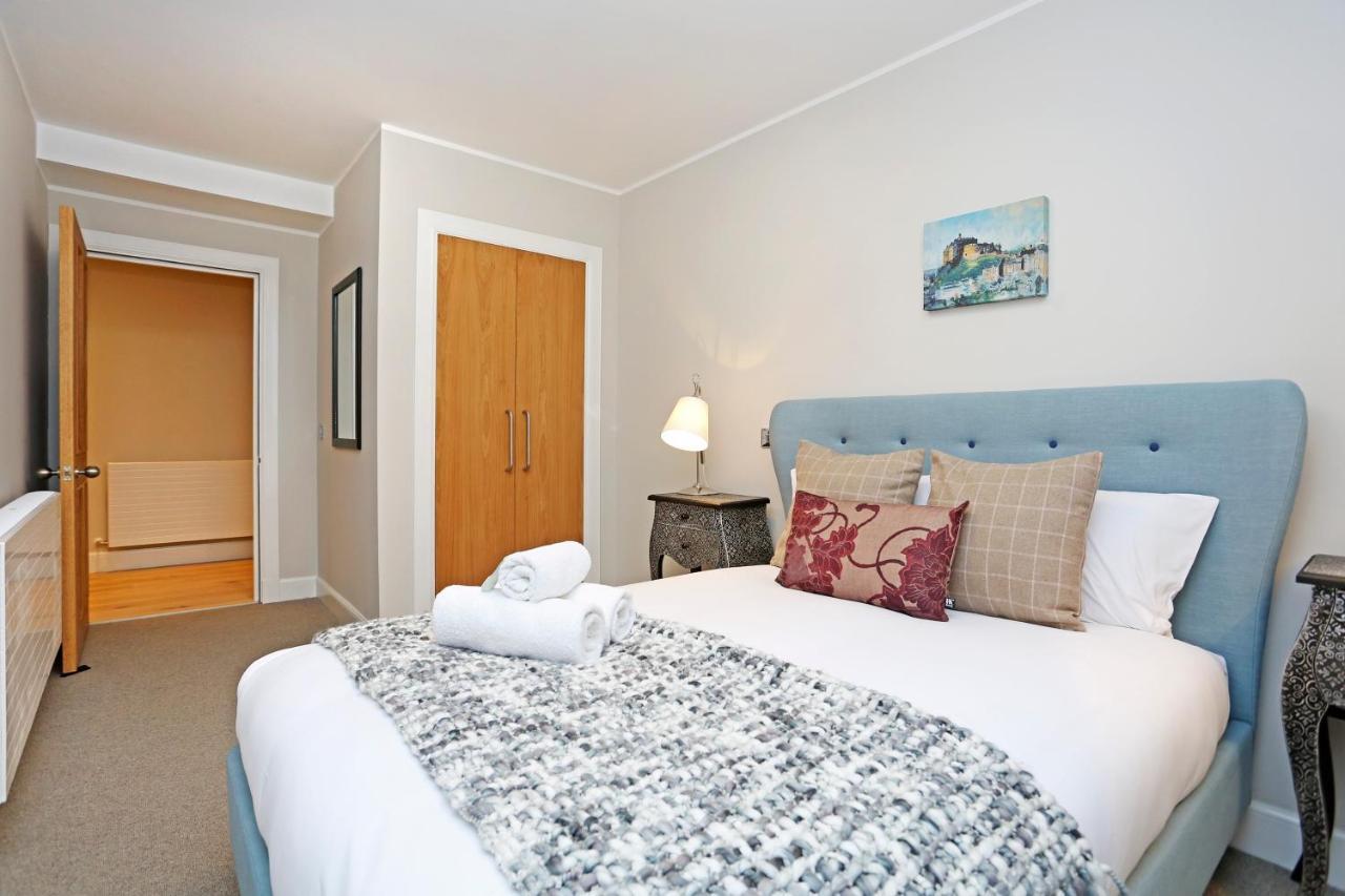 Joivy Refurbished Home On The Royal Mile Edinburgh Bagian luar foto