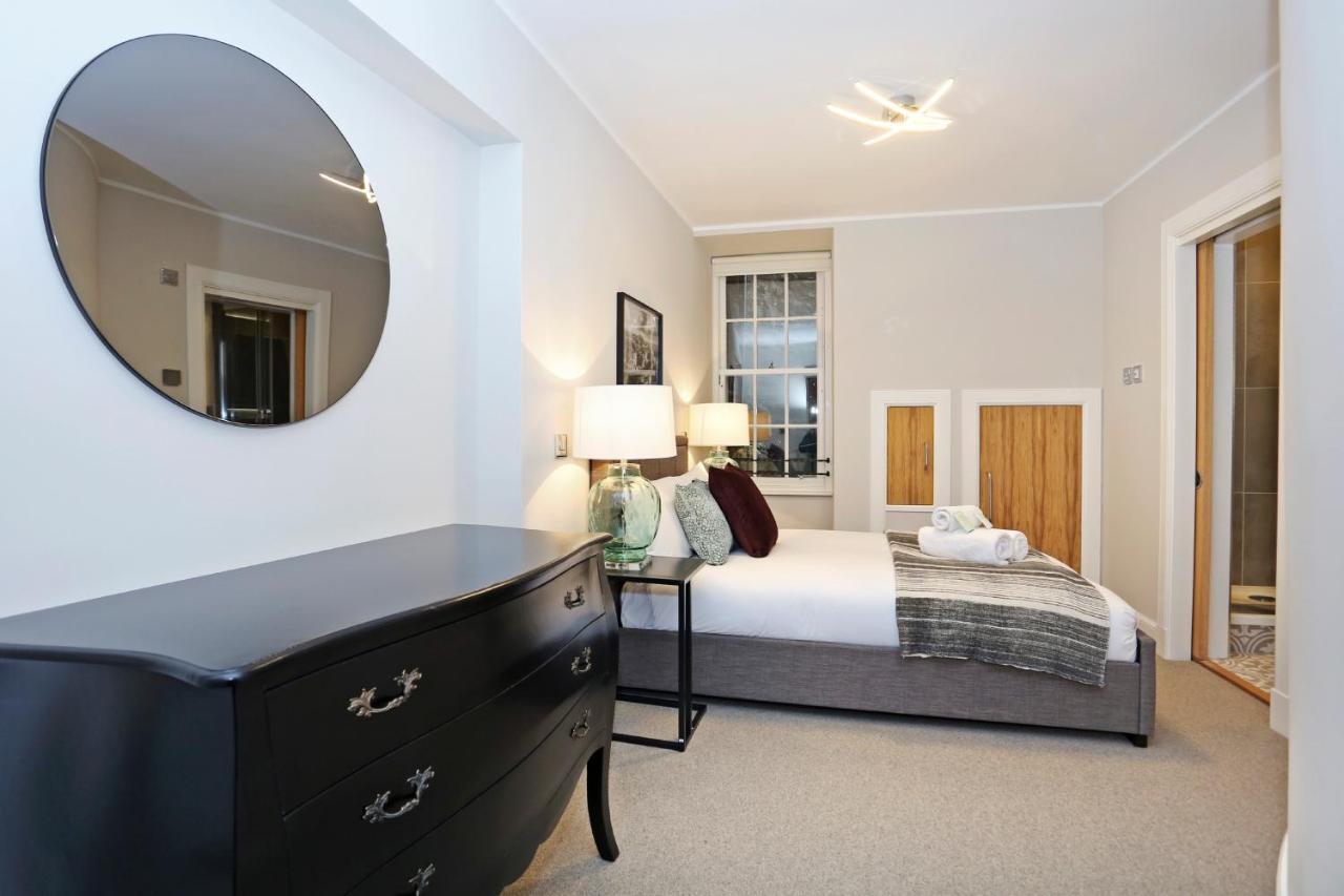 Joivy Refurbished Home On The Royal Mile Edinburgh Bagian luar foto