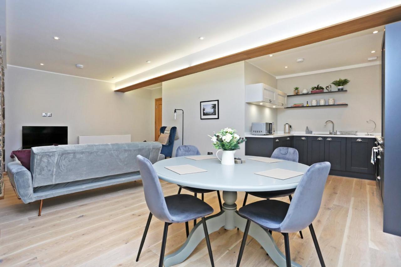 Joivy Beautiful 2 Bed Flat On The Royal Mile Apartment Edinburgh Bagian luar foto